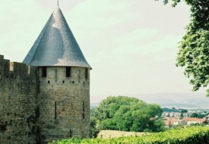 Canal-du-midi-castle-small