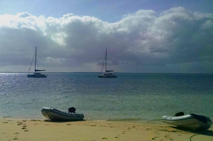 Blog8-Colgate-Offshore-Sailing-Adventures-Bahamas-anchored-fleet_700x465