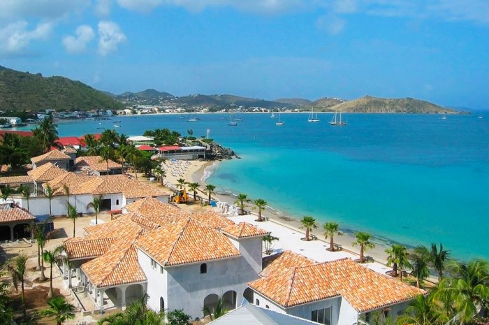 St. Martin-flotilla-Cruise-grand-case_700x465