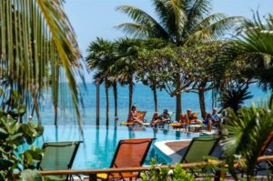 Laru-Beya-Resort-pool_700x465