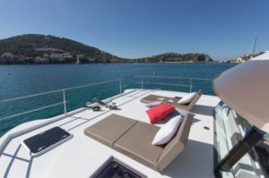 aft-sundeck-my-3712-700x465