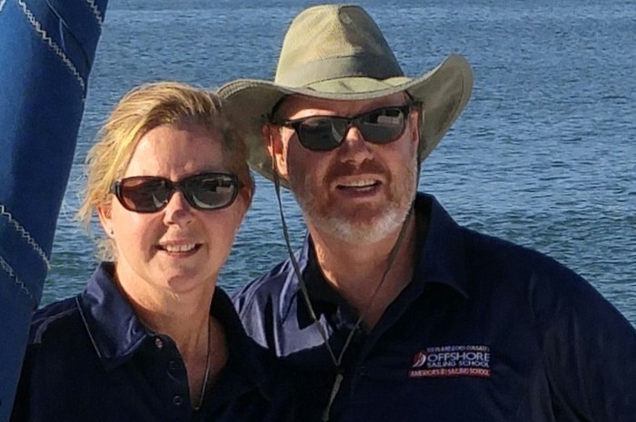 Die Flottillenführer Nate und Heather Atwater leiten einen Segeltörn auf einem Segelboot, erfahrene und vertrauenswürdige Skipper