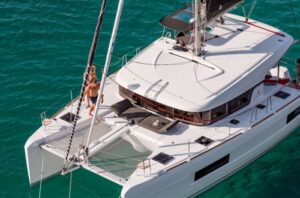 Ultimate Cruising Course - Monohull to Catamaran in One Week