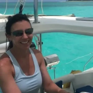 lady smiling on the sea